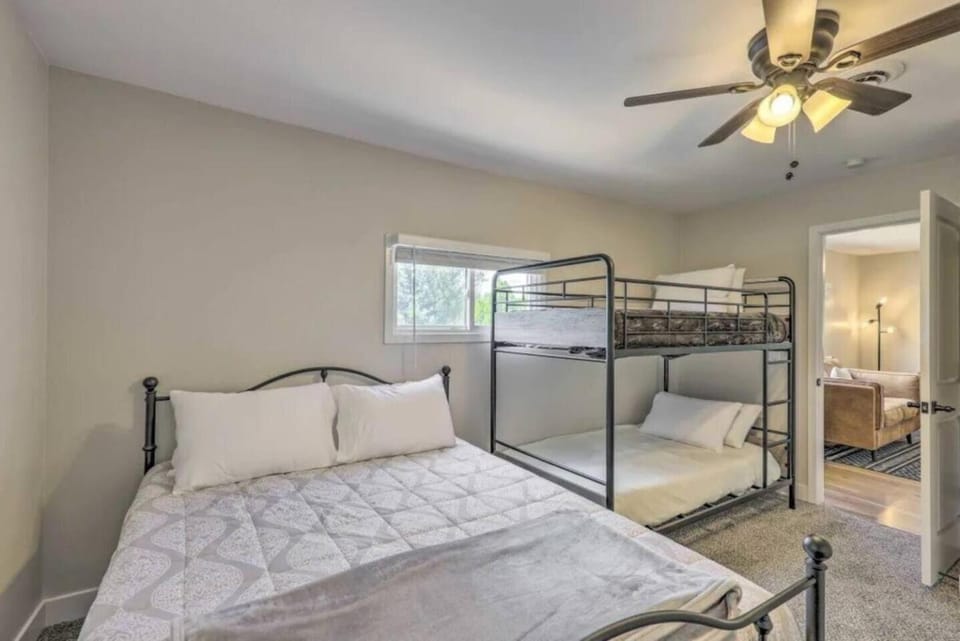 Bed, Bedroom, bunk bed