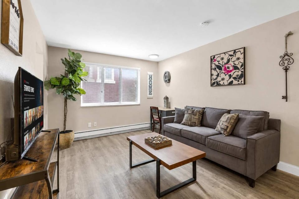 Morganford Unit 7 1BR Apartment Tower Grove South Apartment in Tower Grove South