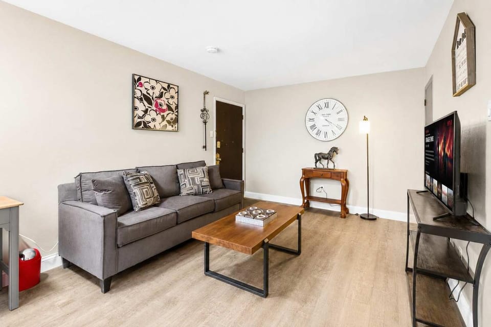 Morganford Unit 7 1BR Apartment Tower Grove South Apartment in Tower Grove South