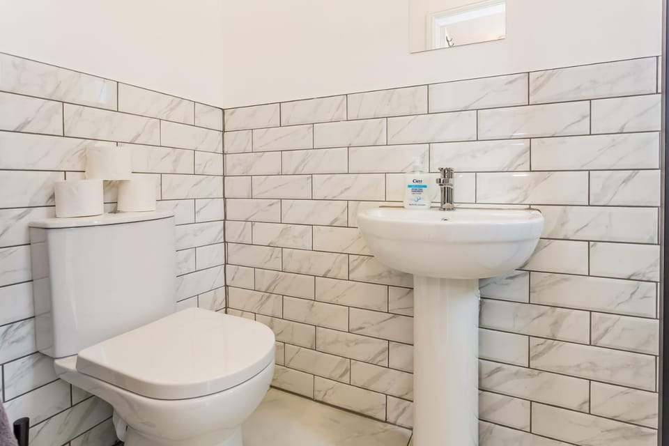 Toilet, Bathroom