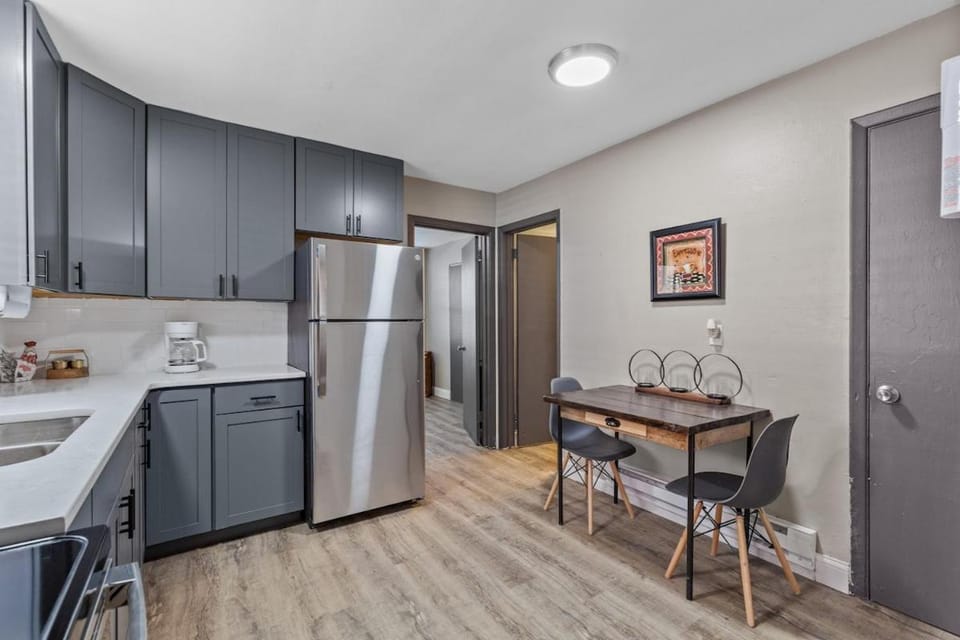 Kitchen or kitchenette, Dining area, dishwasher, oven, stove