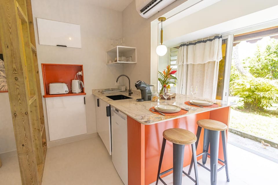 Studio Le Cosy Jungle & Piscine Apartment in Le Gosier