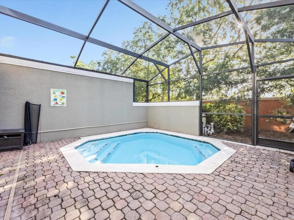 Sunny Poolside Escape Apartment in Kissimmee