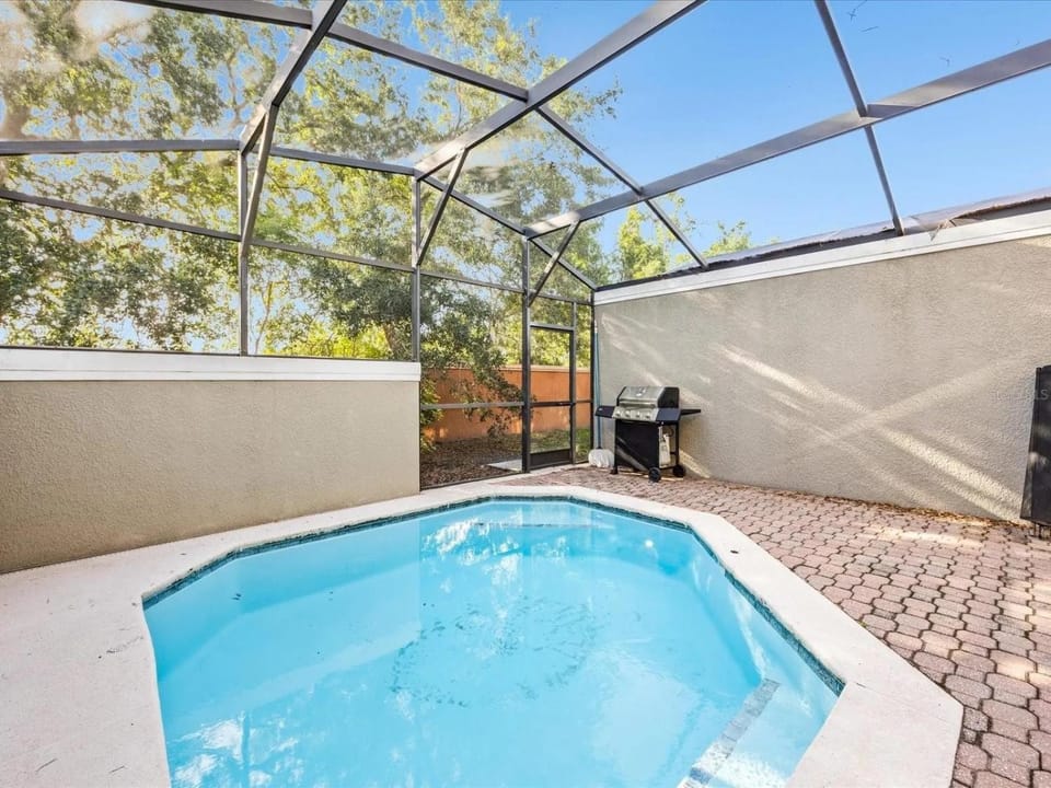 Sunny Poolside Escape Apartment in Kissimmee