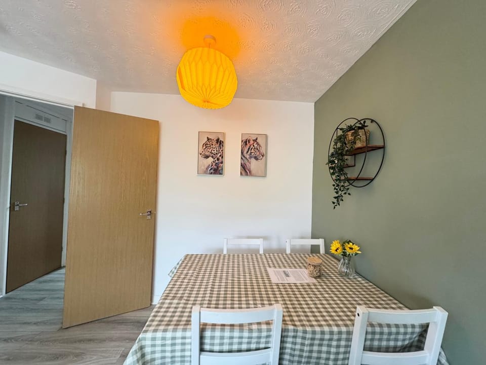 Immaculate Peaceful Central Retreat Apartment in Edinburgh