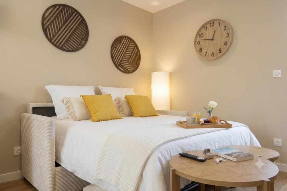 Bed, Photo of the whole room