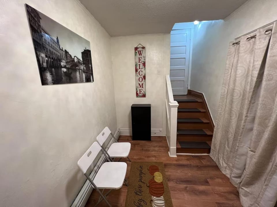 Spacious 3BR Niagara Stay + Backyard House in Niagara Falls