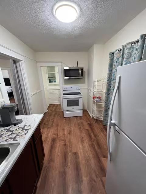 Spacious 3BR Niagara Stay + Backyard House in Niagara Falls