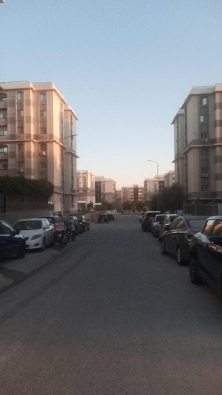 شقه مفروش كمبوند جاردنيا سيتي3غرف ارضي بحديقه مدينه نصر Apartment in New Cairo City