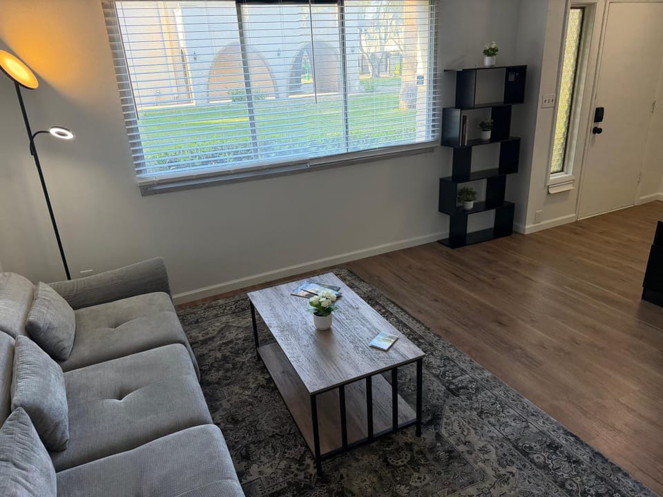 Old Town Scottsdale Luxe Townhouse - Pool - Sleeps 10 House in Scottsdale