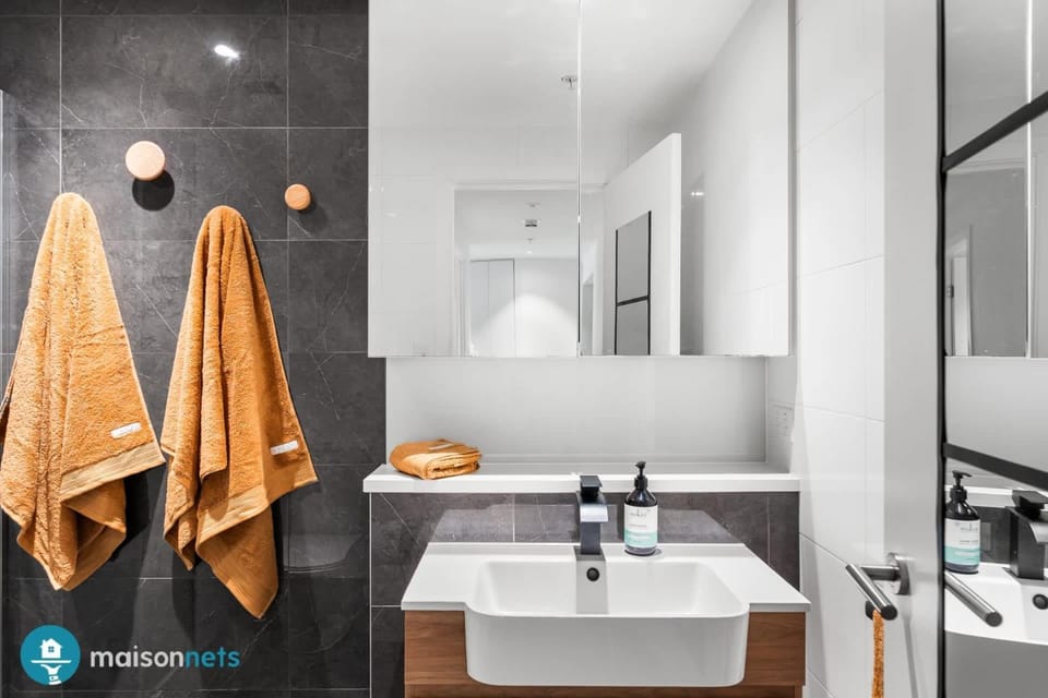 Shower, Bathroom, towels