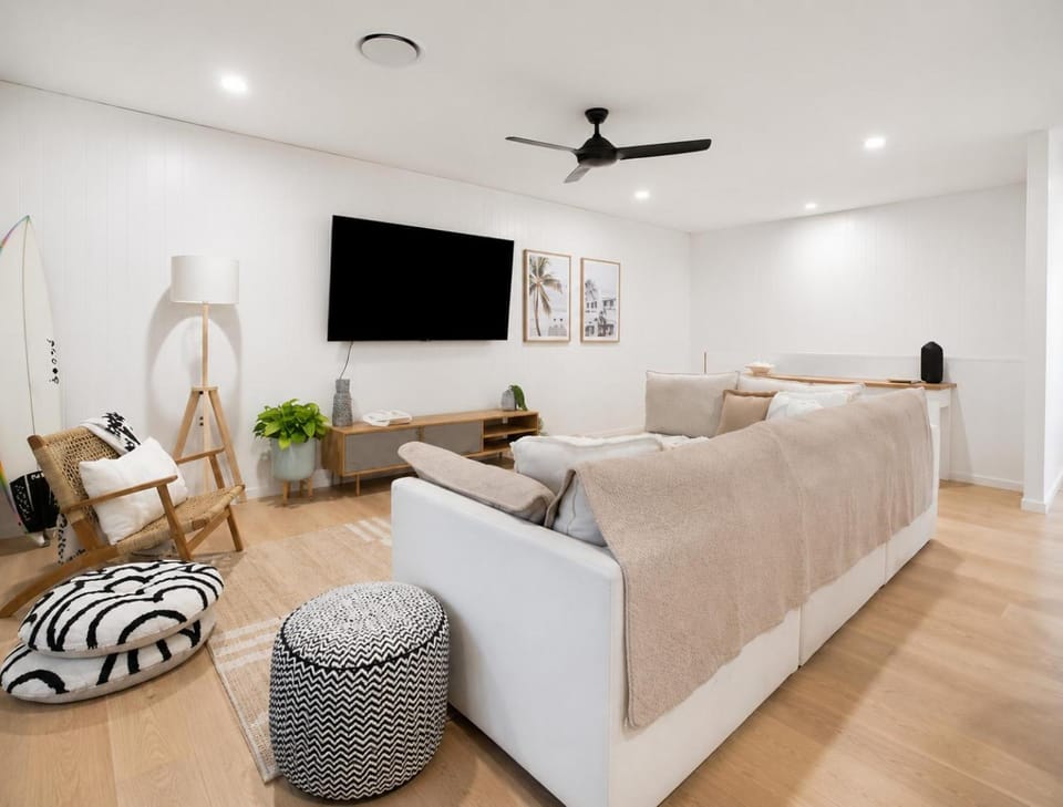 Living room, Photo of the whole room, Bedroom