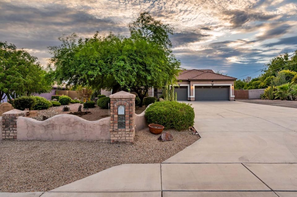 Peoria Oasis House in Glendale