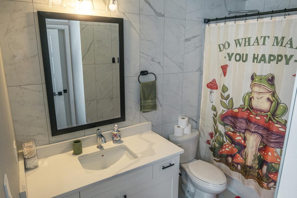 Shower, Toilet, Bathroom, Guests, Bath, towels