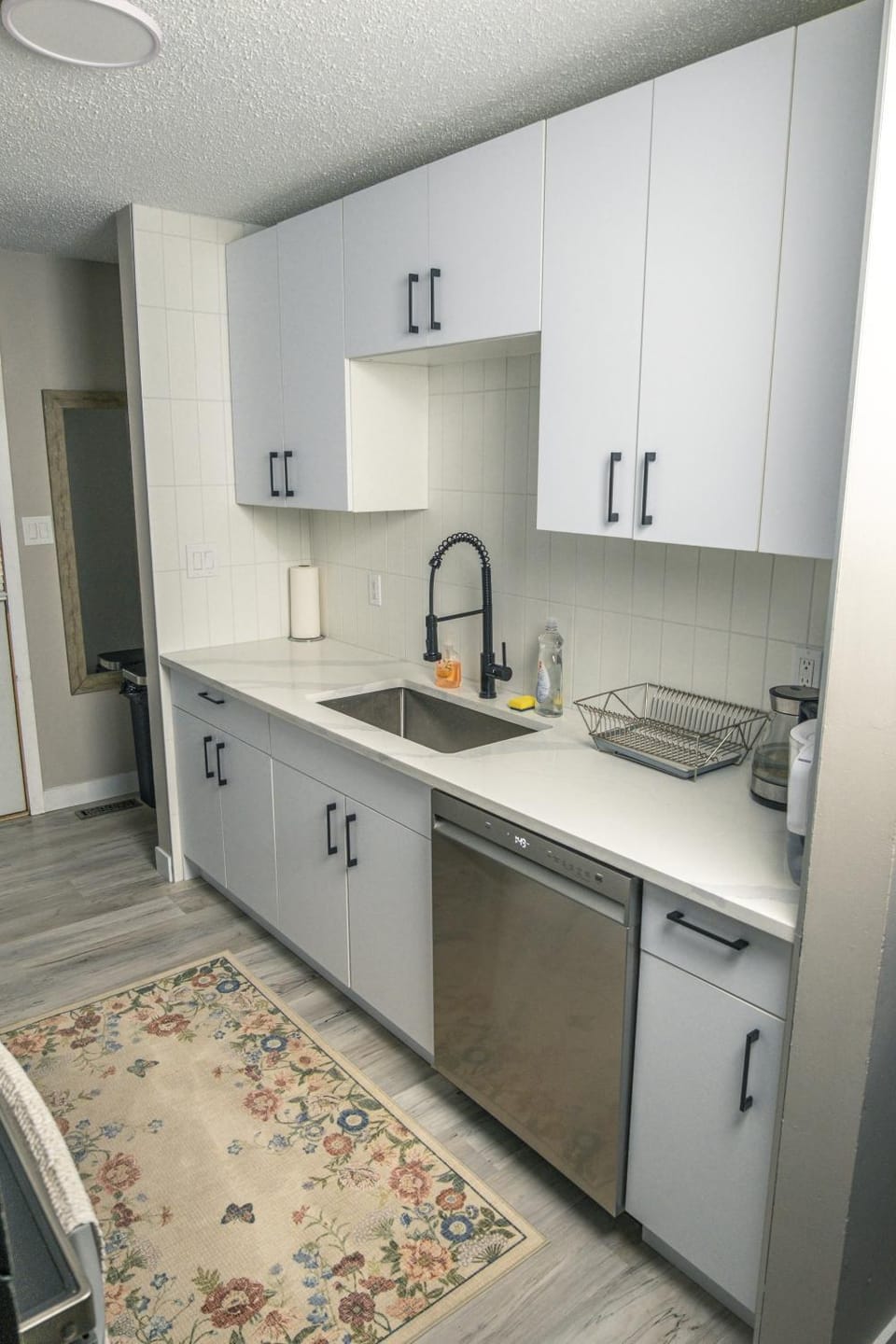 Coffee/tea facilities, Kitchen or kitchenette, Communal kitchen, Guests, dishwasher, microwave, oven, stove, toaster, kitchen