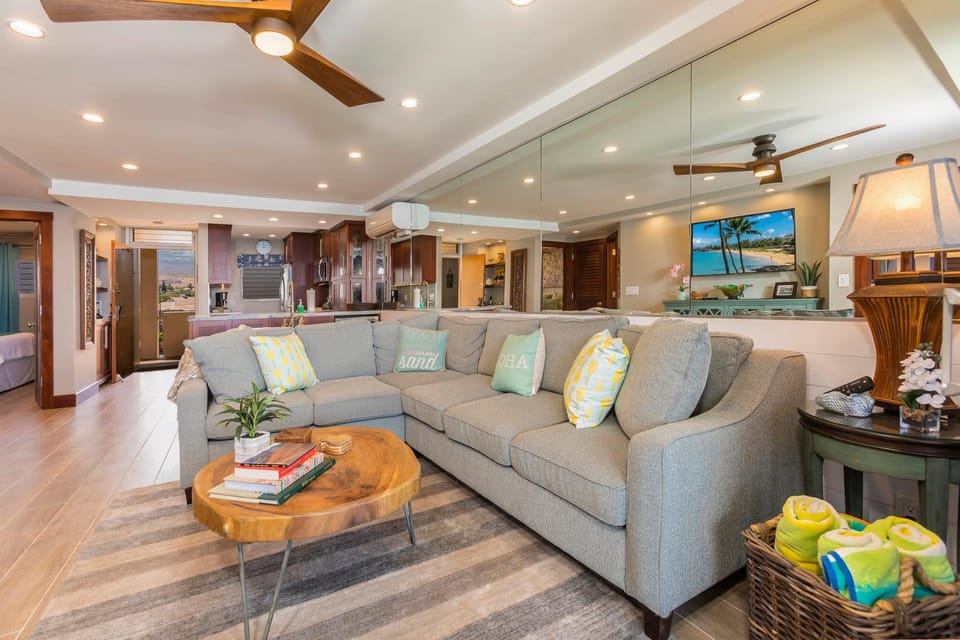 Royal Mauian #410 Ocean View, Full A/C, Great Location, Close to Beaches Apartment in Kihei