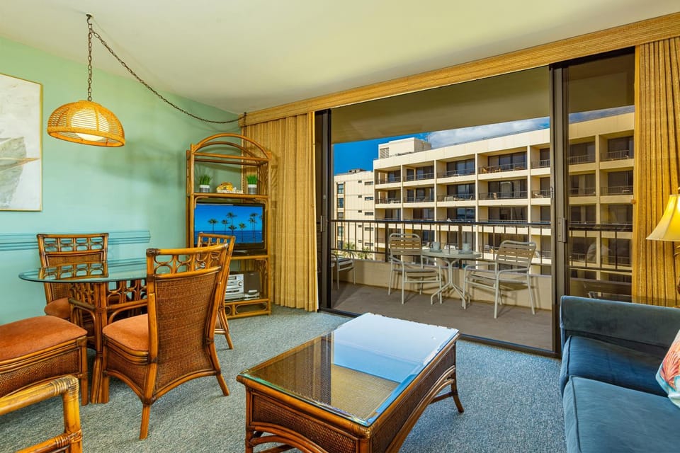 Sugar Beach Resort 402 Oceanfront Complex, Ocean View from Lanai, Central A/C Apartment in Maalaea