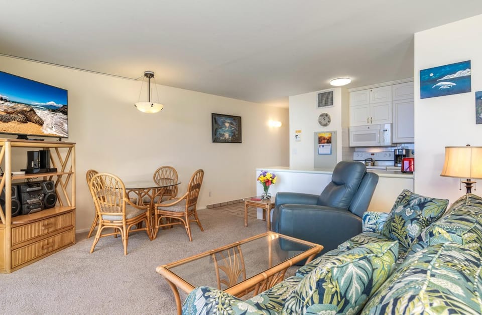 Sugar Beach Resort PH 29 Penthouse, Oceanfront Ocean View, Central A/C Apartment in Maalaea