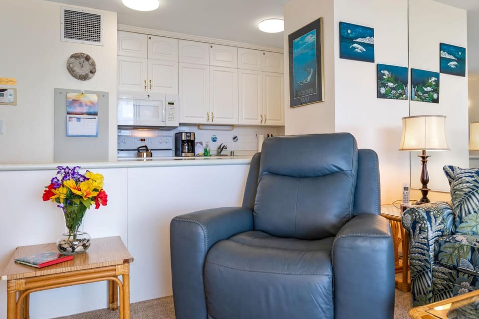 Sugar Beach Resort PH 29 Penthouse, Oceanfront Ocean View, Central A/C Apartment in Maalaea