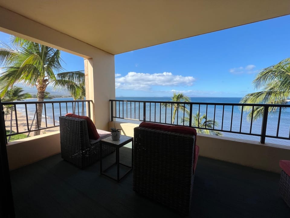 Sugar Beach Resort PH 40 Penthouse, Oceanfront Ocean View, A/C, Great Rates Apartment in Maalaea