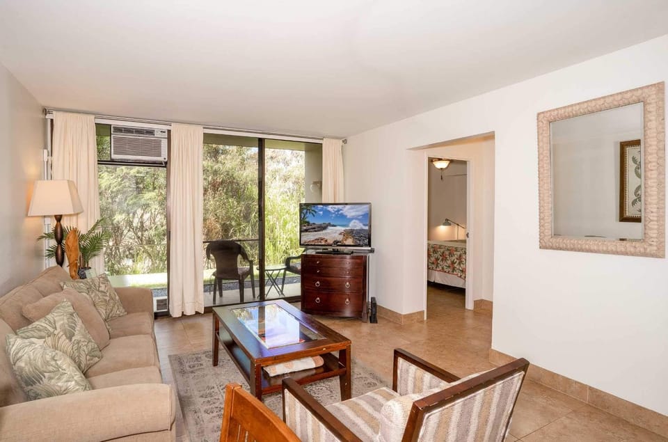 Pacific Shores #B-109 Convenient Location, Walk Everywhere, Close to beach Apartment in Kihei