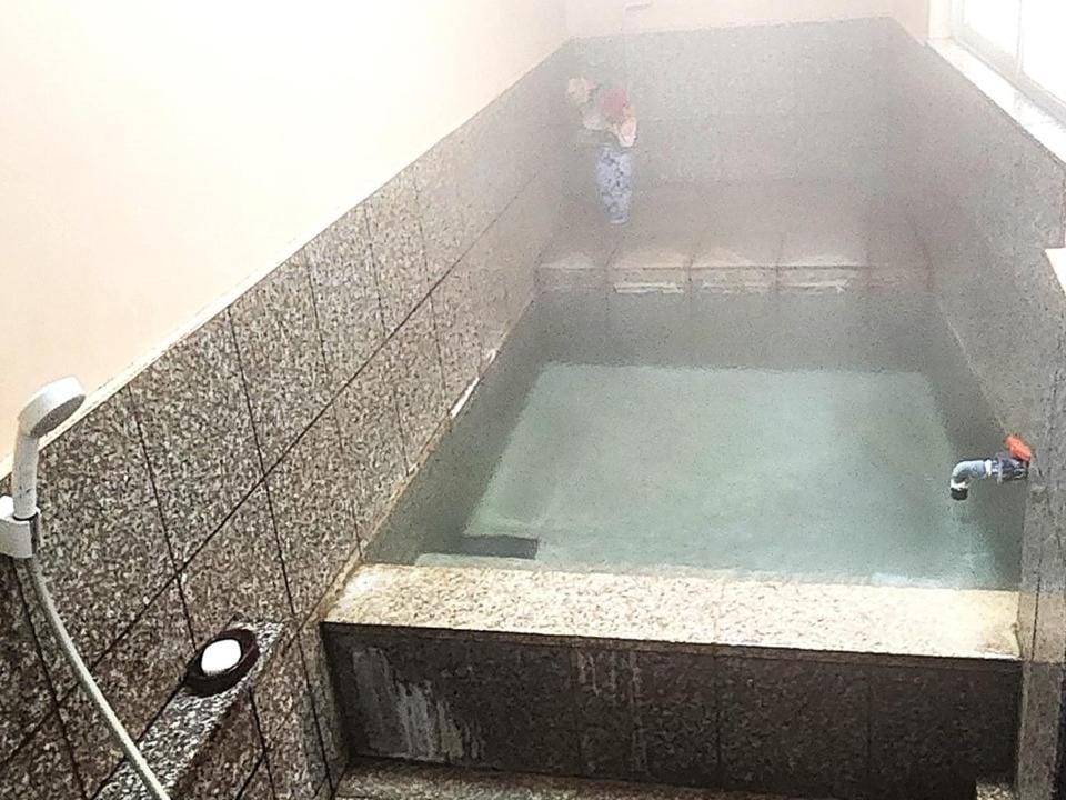 湯畑源泉宮崎館 Ryokan in Nagano Prefecture