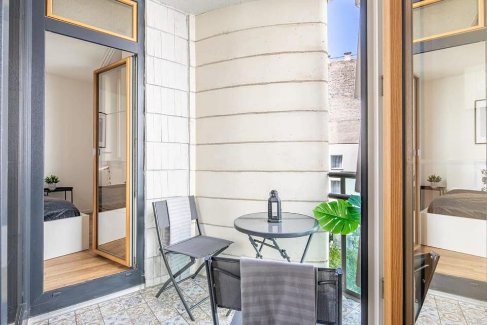 NEW - Central Comfy Home with Balcony Apartment in Budapest
