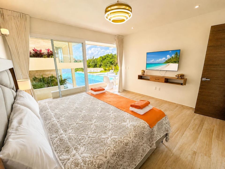 TV and multimedia, Photo of the whole room, Pool view, Swimming pool