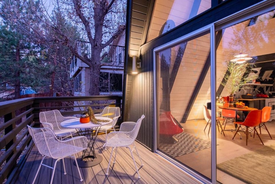 Atomic A-Frame Mid Century Space-Age Fireplace Ski Hiking Swimming Chalet in Big Bear