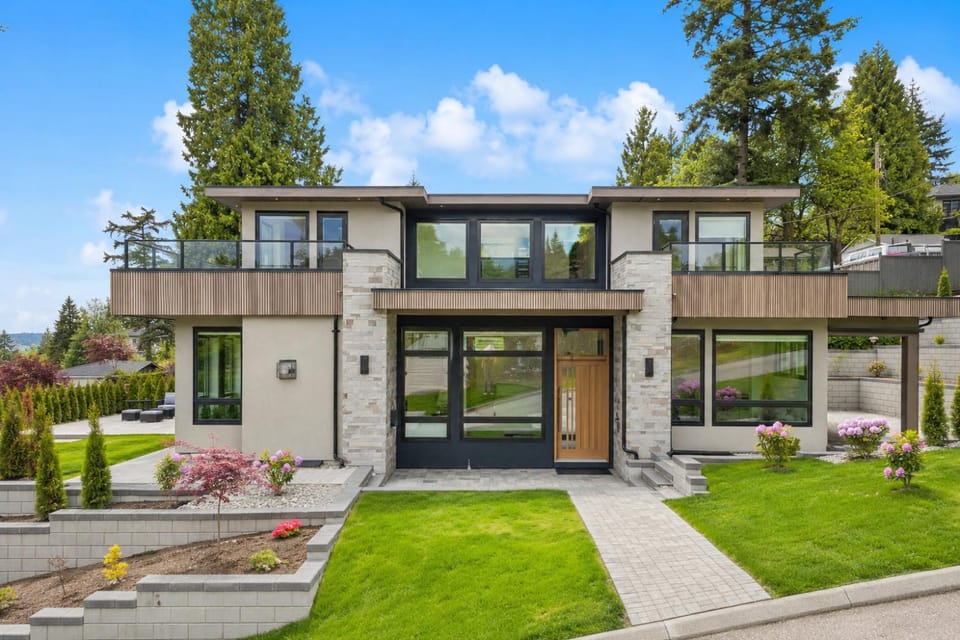 North Shore Luxe Villa Villa in North Vancouver