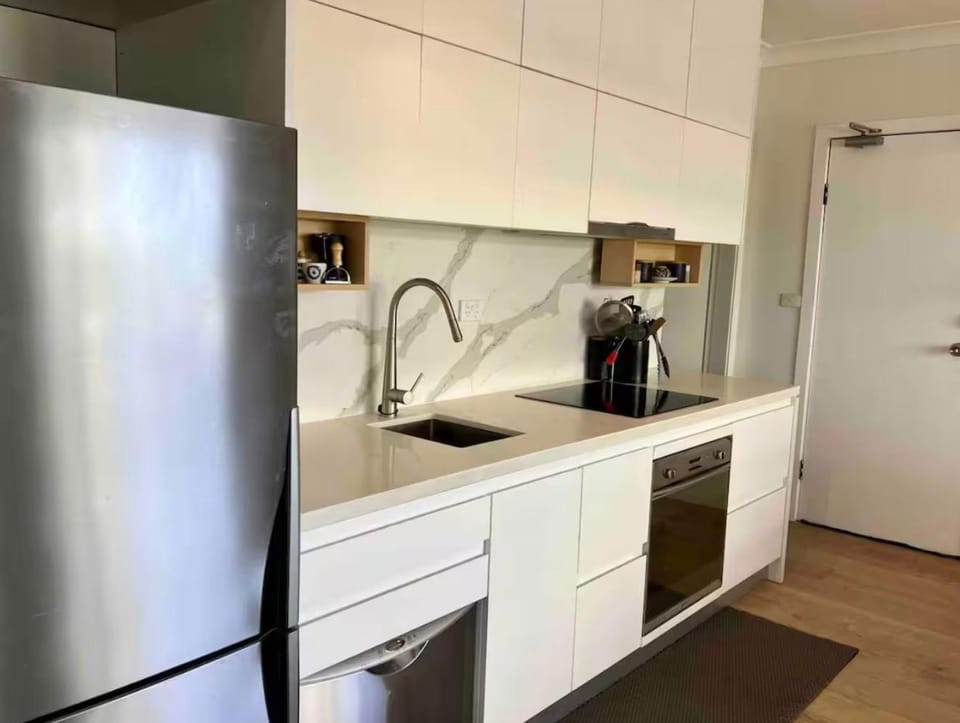 Beachfront 1 Bed, huge terrace Free Parking Apartment in Parking lot