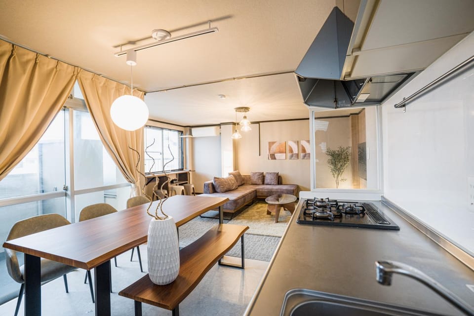 Kitchen or kitchenette, Living room, Seating area, Dining area, stove