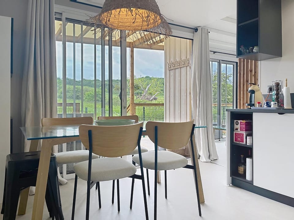 Beach house - 6 pers, piscine et WiFi - FR-1-875-5 Chalet in Saint-Pair-sur-Mer