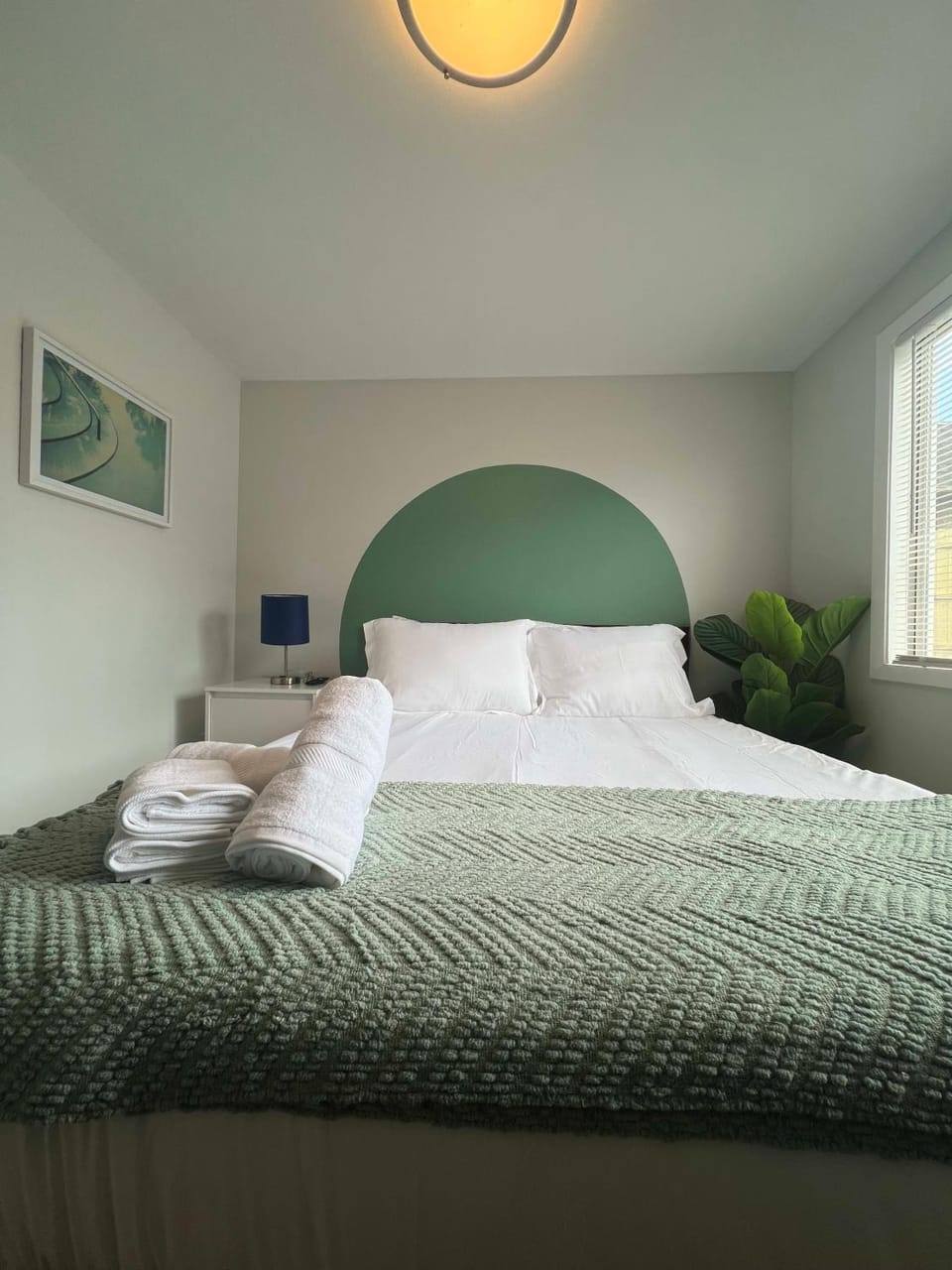 Serenity & Style With Parking Apartment in Villa Park
