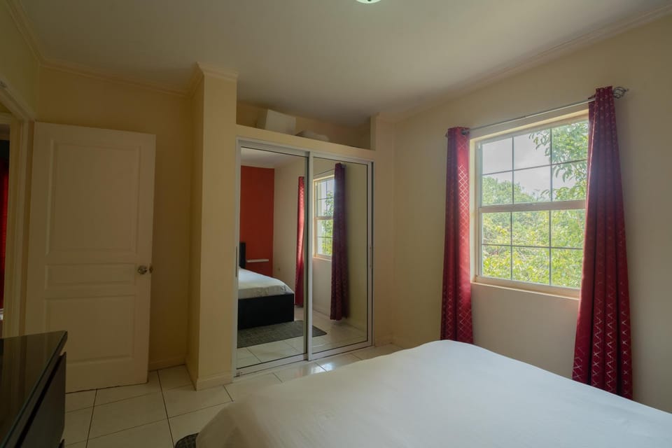 Central 2 bed Apt near Devon House Apartment in Kingston