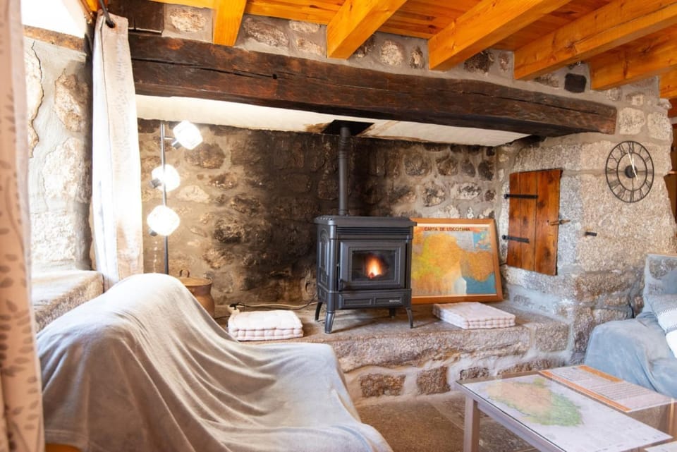 Au p'tit bonheur d'aubrac 5/7 personnes House in Occitanie