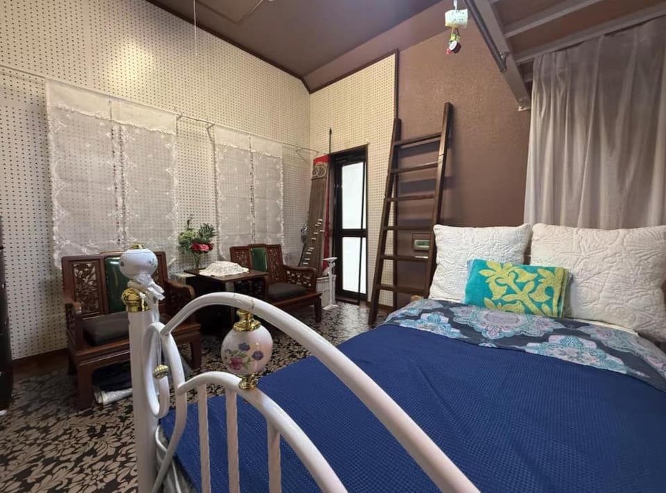 美々パレスー沖縄の伝統文化に出会う琉球モダンな隠れ家ー Apartment in Okinawa Prefecture