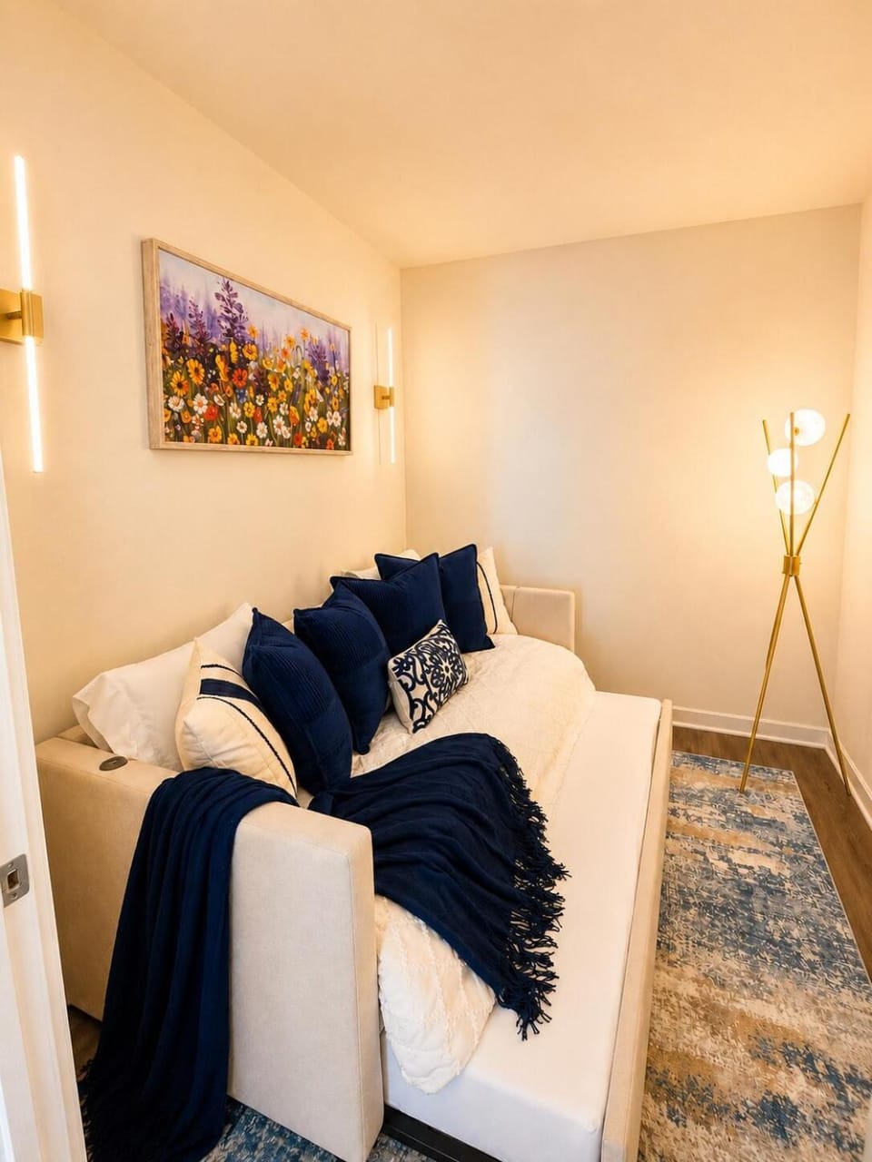 Channelside Escape - Egg Chair Balcony - Walkable Apartment in Tampa
