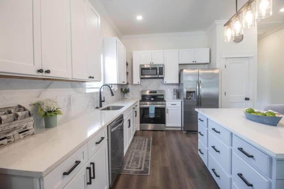 Kitchen or kitchenette, dishwasher, minibar, oven, stove, kitchen