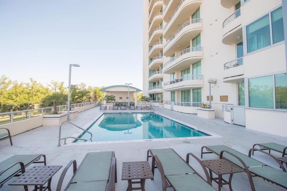 Property building, Day, View (from property/room), Balcony/Terrace, Pool view, Swimming pool, sunbed