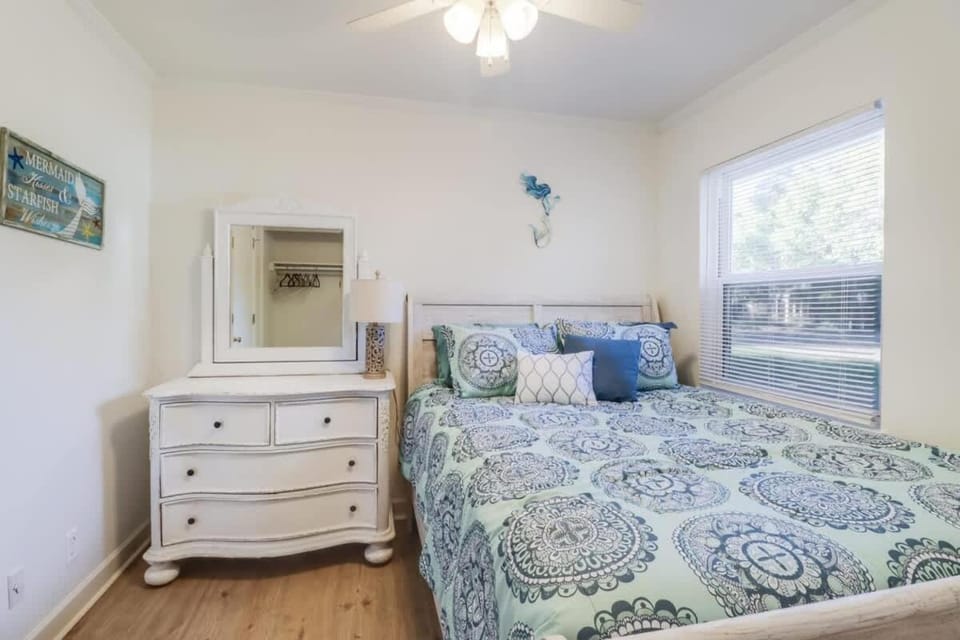 Bed, Bedroom