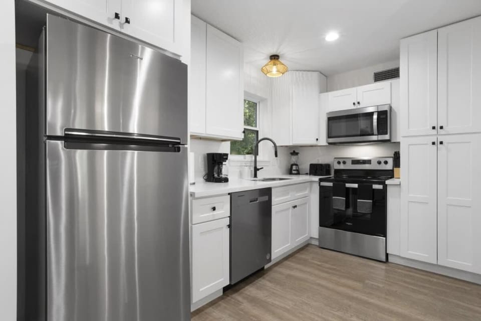 Kitchen or kitchenette, kitchen