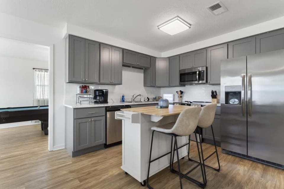 Kitchen or kitchenette, kitchen