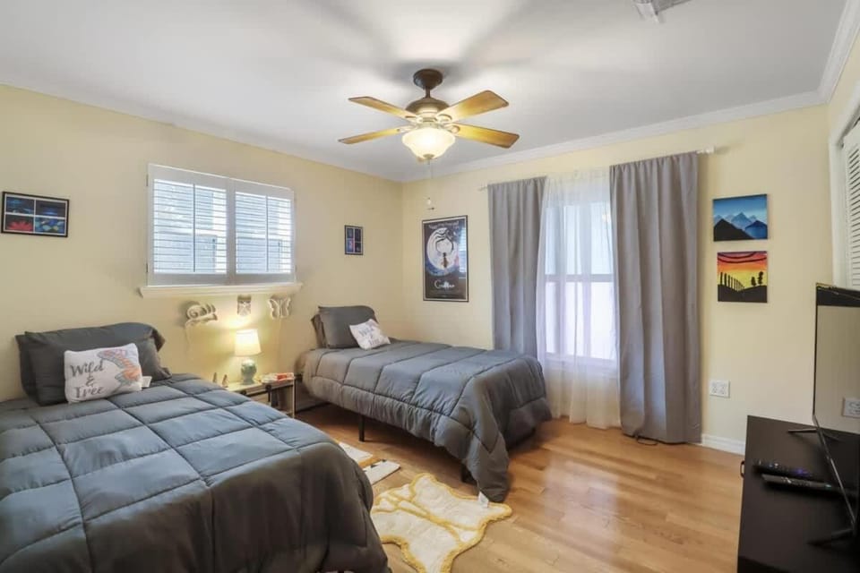Bed, Bedroom