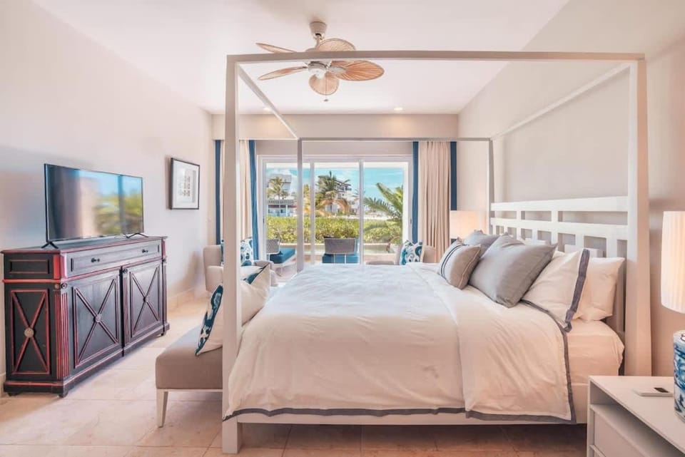 Apt with 2br-beachfront private pool in Sotogrande Apartment in Punta Cana