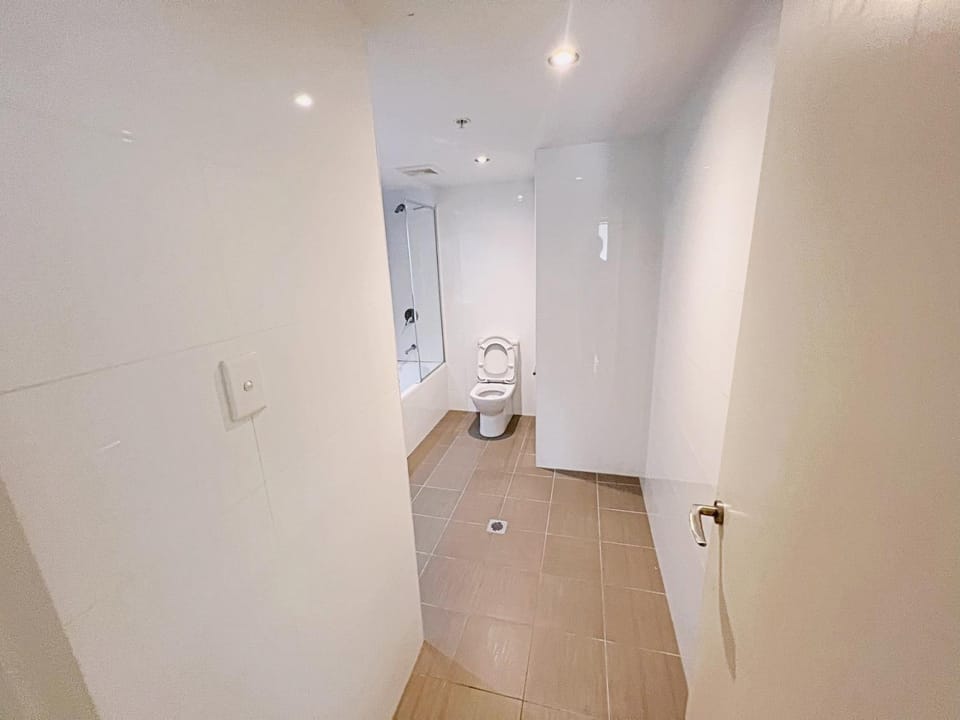 A spacious two bedroom apartment with available parking space Apartment in Mascot