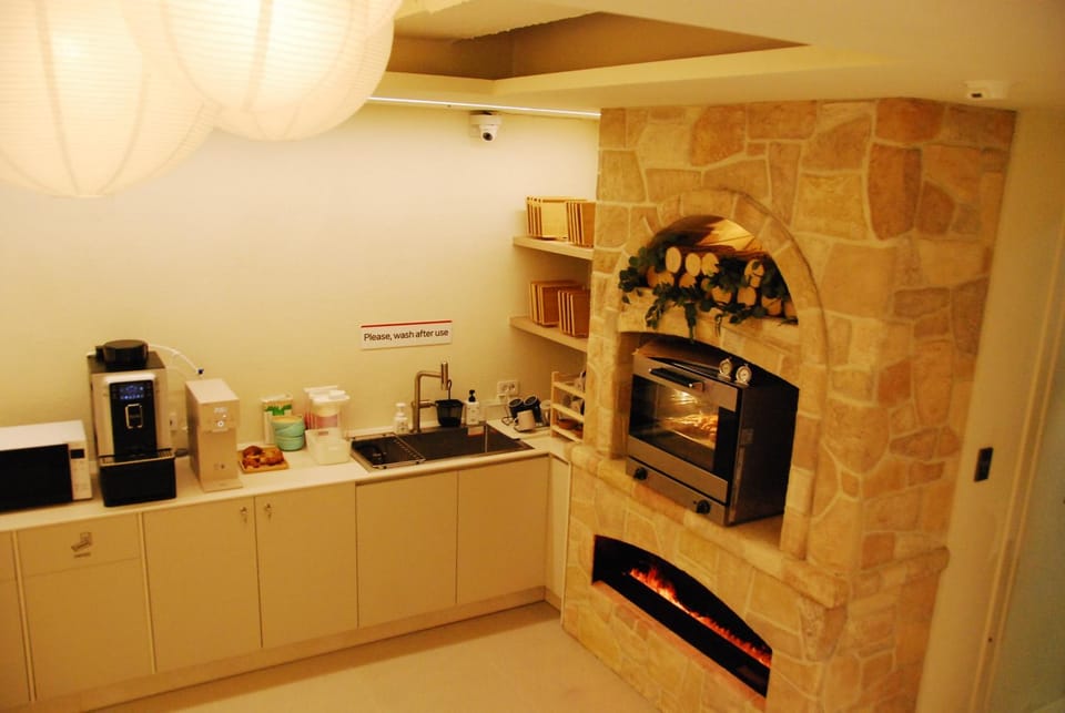 Restaurant/places to eat, Coffee/tea facilities, Kitchen or kitchenette