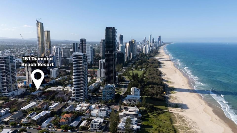 Diamond Beach Retreat Apartment in Mermaid Beach