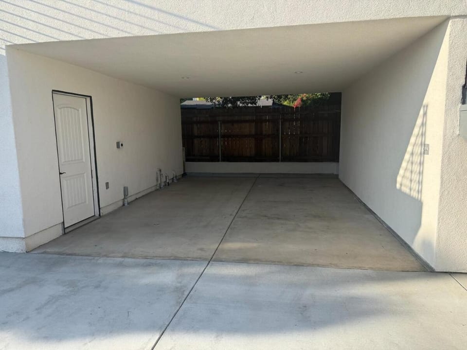 Conveniently Located Near JPL Rose Bowl and Freeway Apartment in Altadena
