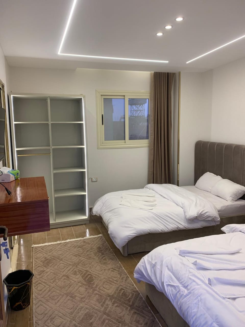 Bed, Living room, Photo of the whole room, Seating area, Bedroom, towels
